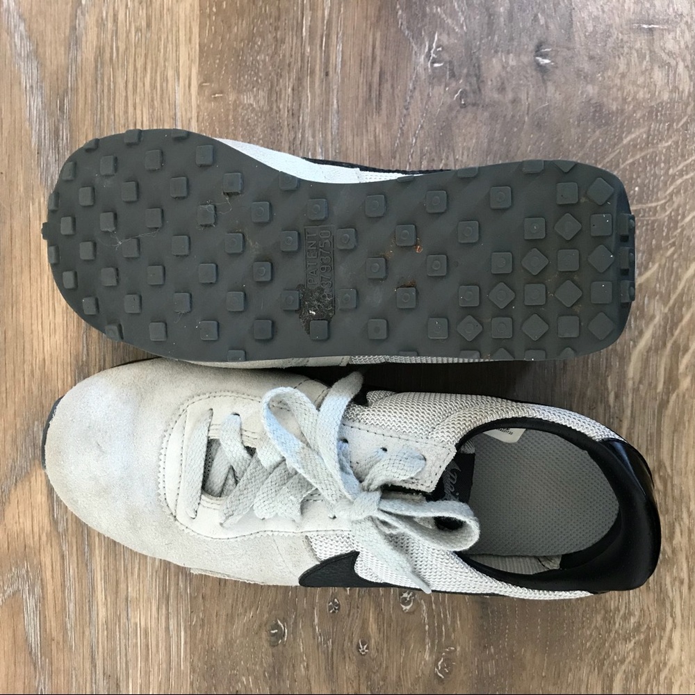Grey walking nikes - Picture 3 of 3